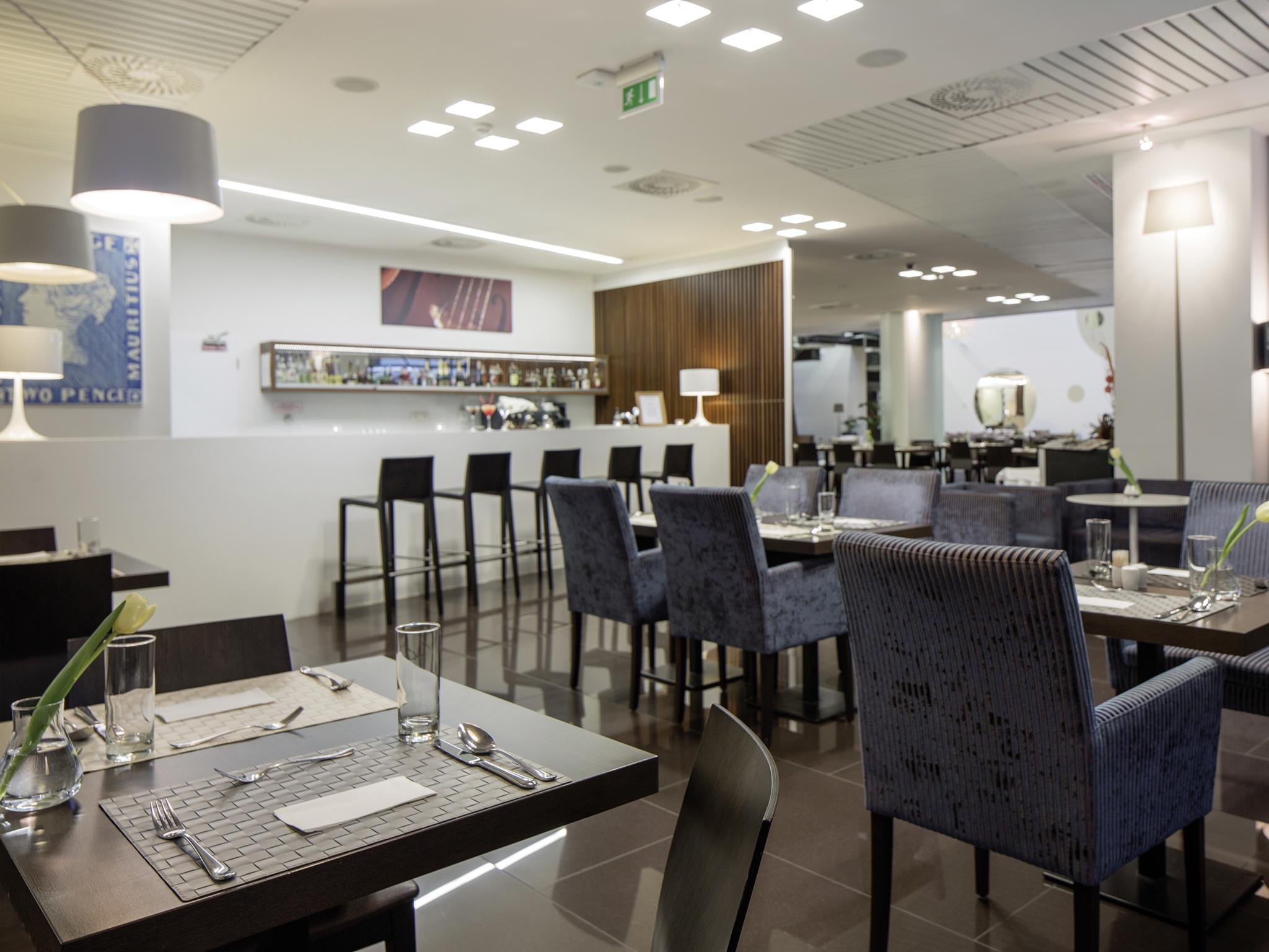 Ac Hotel By Marriott Bratislava Old Town المظهر الخارجي الصورة